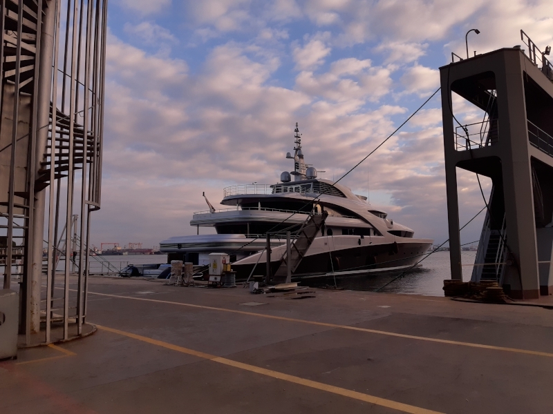 EP386 M/Y VICTORIA 71 m Motor Yacht